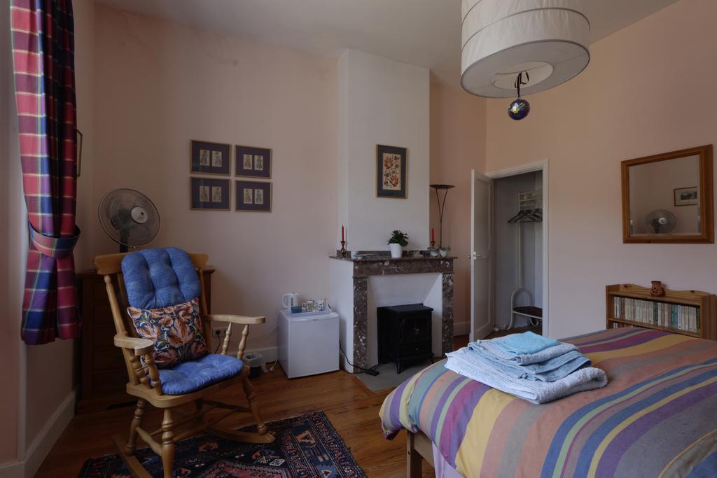 Les Heures Claires Cahuzac-sur-Vere Ruang foto